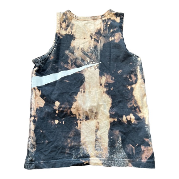 Kids repurposed bleached tee wrap around Nike - Picture 2 of 3